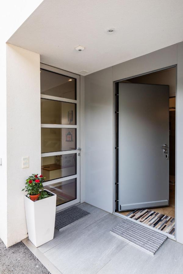 Easy Flat Vezia, Indipendent Entrance, Free Parking Lägenhet Lugano Exteriör bild
